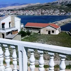 apartments-verica-pag-island.hotelinzadar.com/